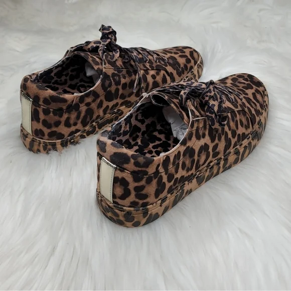 Kenneth Cole New York Kam EO Sneaker All Over Leopard Print - Picture 12 of 16